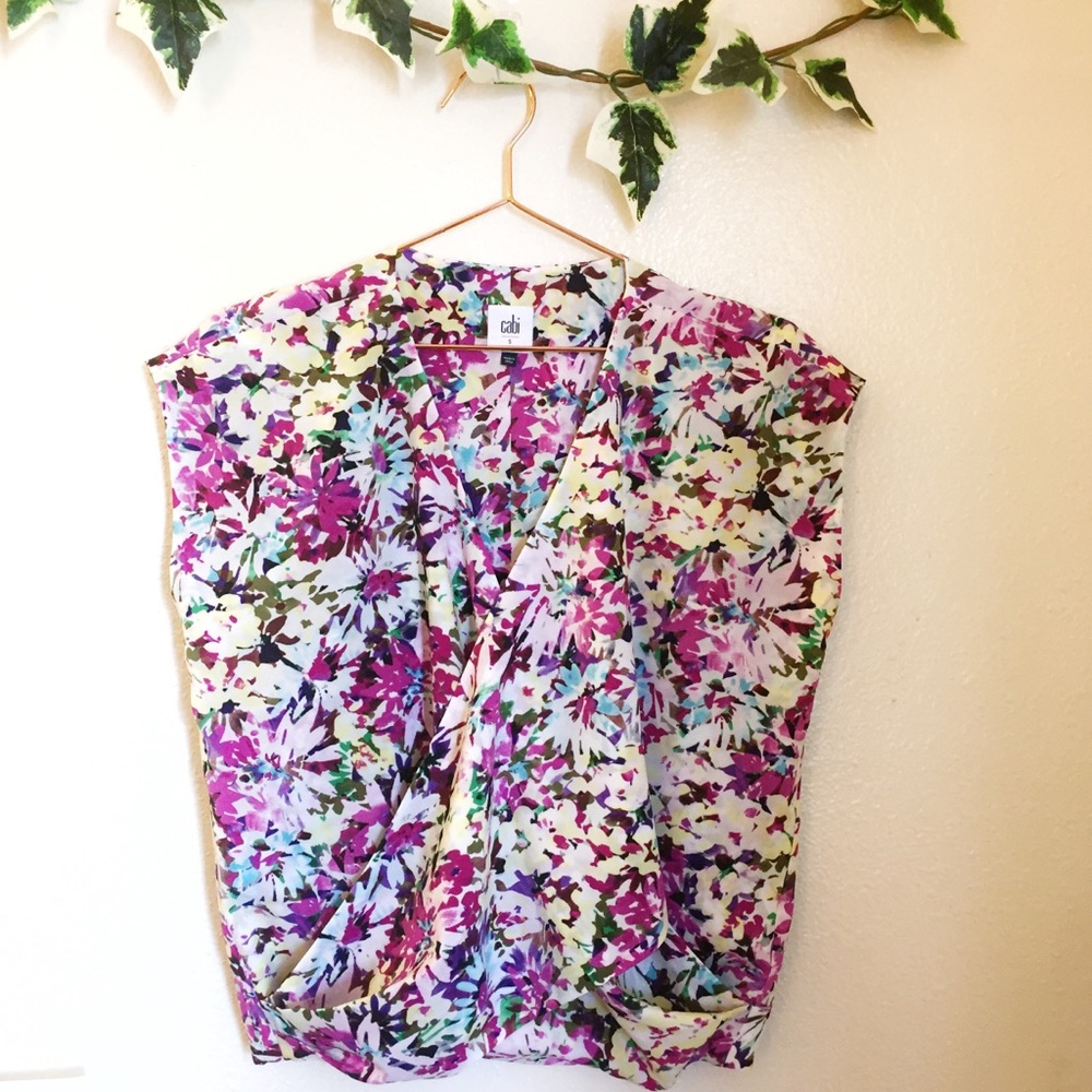 CAbi Sleeveless Floral Top Size S